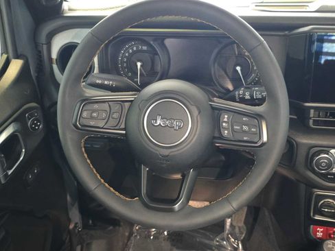 Used 2024 Jeep Wrangler Unlimited AWD/4WD image 19