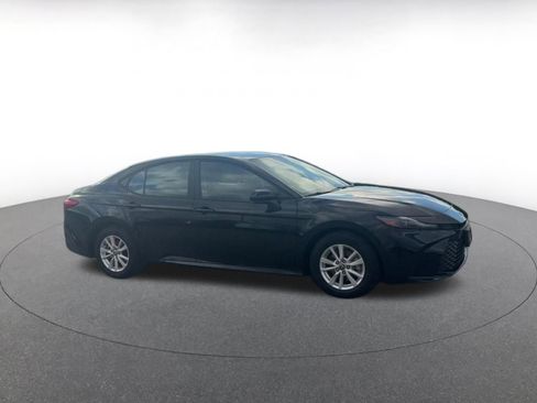 Used 2025 Toyota Camry LE image 2