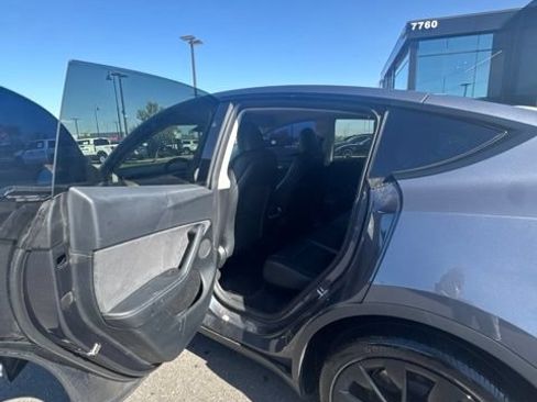 Used 2023 Tesla Model Y Long Range AWD/4WD image 9