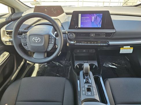 Used 2027 Toyota Prius LE FWD image 17