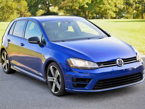 Used 2015 Volkswagen Golf R 4-Door AWD/4WD image 23