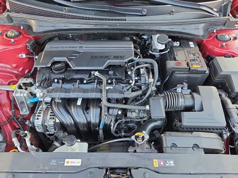 Used 2025 Hyundai Elantra Limited FWD image 45