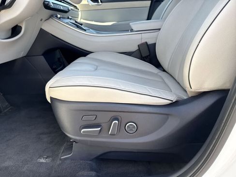 Used 2024 Hyundai Palisade Limited image 19