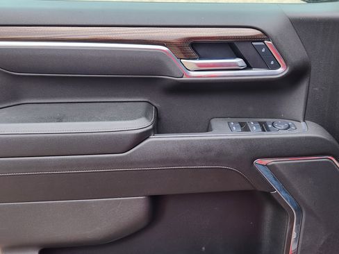 Used 2025 Chevrolet Silverado 1500 LT image 18