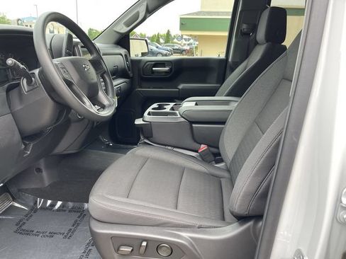 Used 2026 Chevrolet Silverado 1500 Custom Trail Boss w/ LPO, Dark Essentials Package AWD/4WD image 11