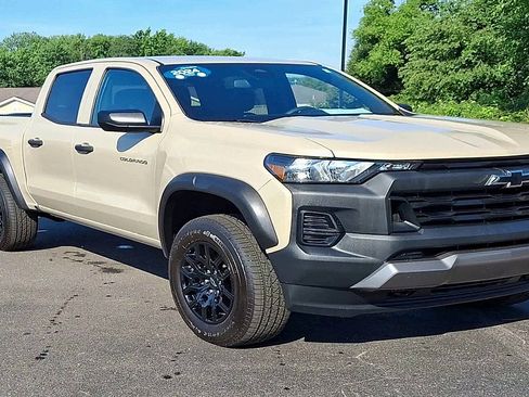 Certified 2024 Chevrolet Colorado Trail Boss w/ Advanced Trailering Package AWD/4WD image 5