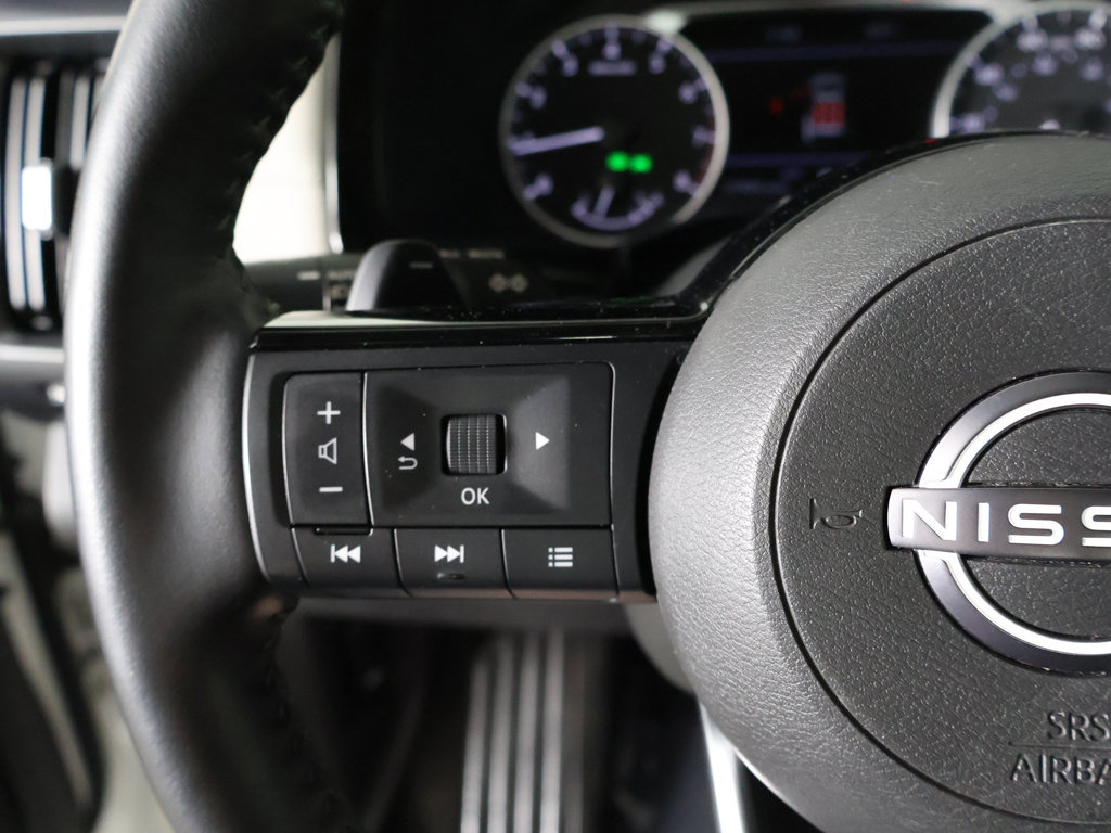 Used 2023 Nissan Pathfinder SL AWD/4WD image 40