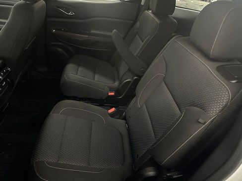 Used 2023 GMC Acadia SLE w/ Driver Convenience Package image 19