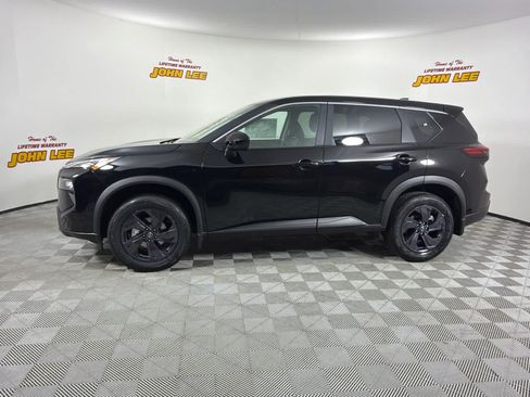 New 2026 Nissan Rogue SV FWD image 2