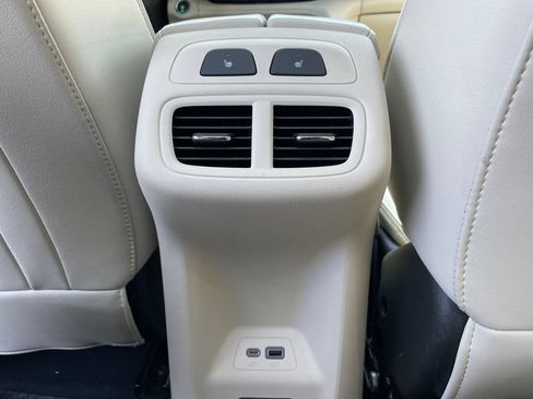 Used 2023 Buick Envision Avenir FWD image 29