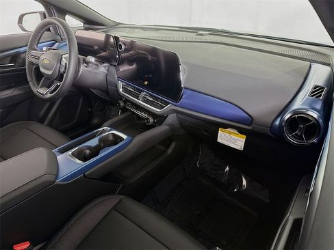 New 2026 Chevrolet Equinox EV LT image 22