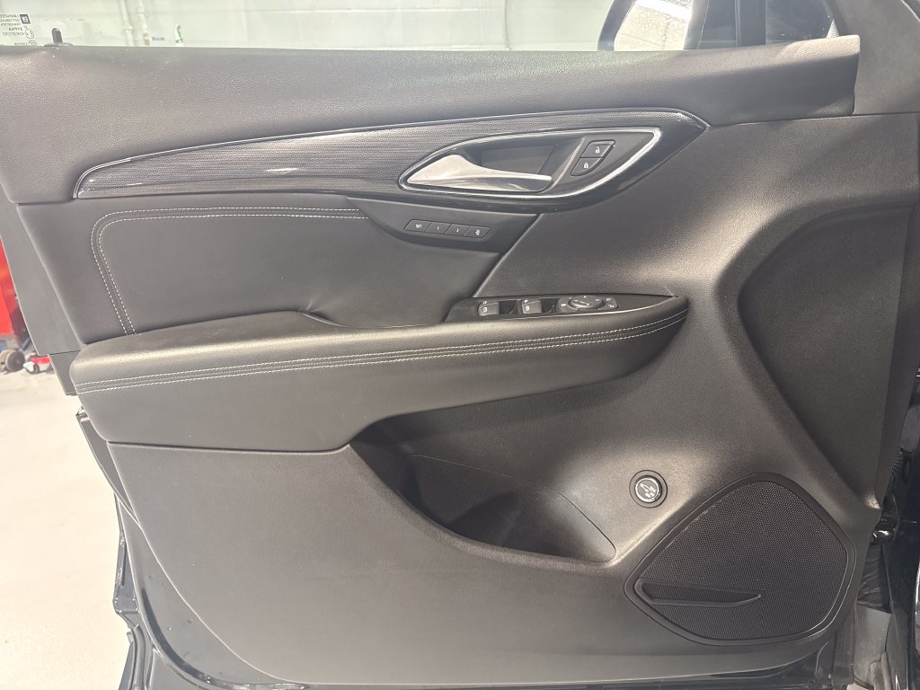 Used 2023 Buick Envision Essence w/ Sport Touring Package FWD image 31