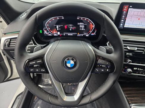 Used 2021 BMW 540i w/ Convenience Package image 18
