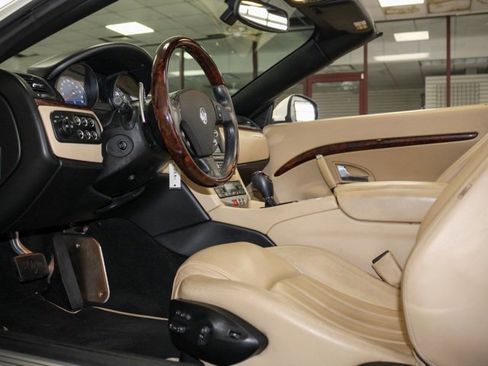 Used 2013 Maserati GranTurismo Sport image 8