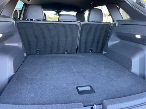 Used 2025 Volkswagen Atlas Cross Sport SE image 32