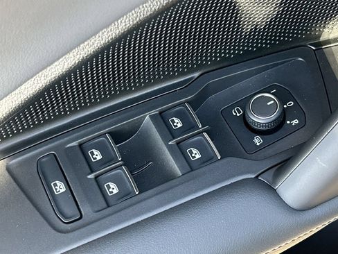 New 2026 Volkswagen Tiguan SEL R-Line AWD/4WD image 17
