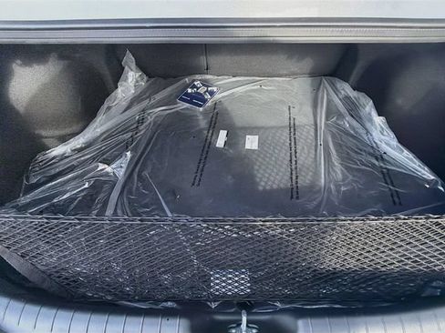 Certified 2025 Hyundai Elantra SEL FWD image 28