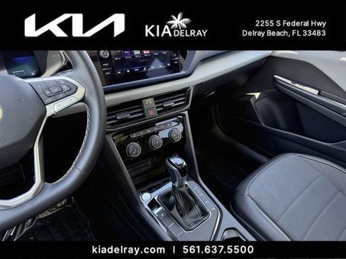 Used 2023 Volkswagen Taos SE w/ Panoramic Sunroof Package FWD image 27