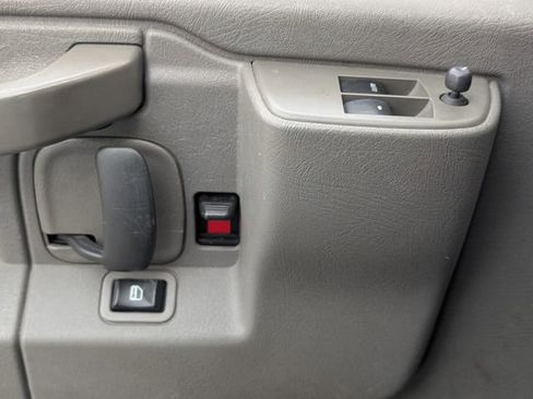 Used 2021 Chevrolet Express 2500 w/ Communications Package RWD image 21