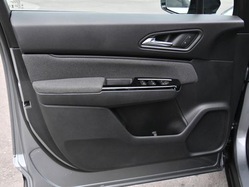 Used 2024 Honda Prologue EX image 14