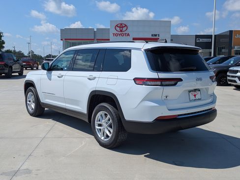 New 2026 Jeep Grand Cherokee L Laredo RWD image 3
