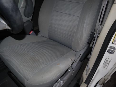 Used 2010 Dodge Grand Caravan SE w/ Climate Group image 11