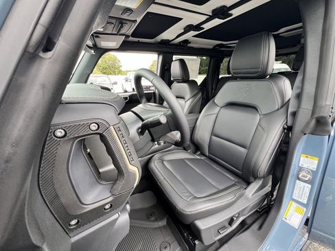 New 2025 Ford Bronco Badlands image 10