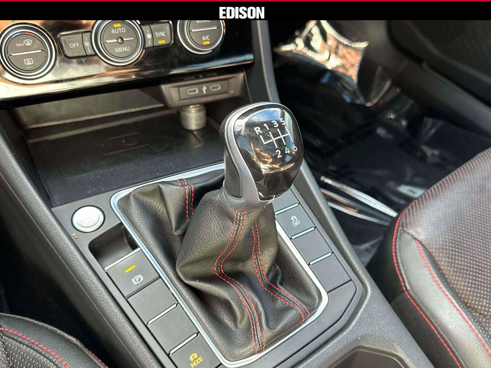 Used 2024 Volkswagen Jetta GLI Autobahn FWD image 30