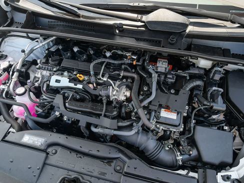 Used 2024 Toyota Prius LE FWD image 27