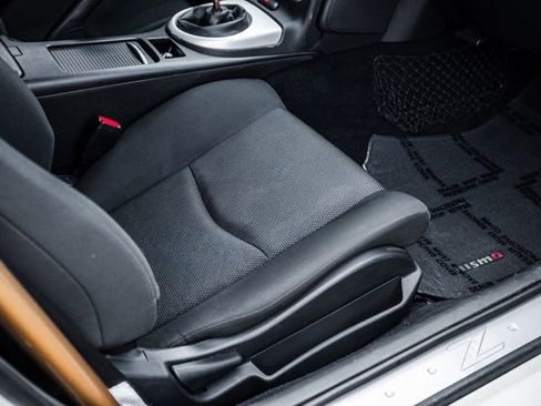 Used 2006 Nissan 350Z Coupe w/ (N93) Cargo Convenience Pkg image 55