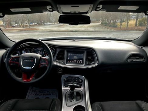 Used 2018 Dodge Challenger SXT image 21