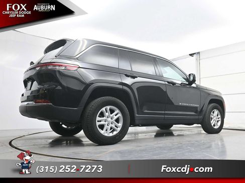 Used 2023 Jeep Grand Cherokee Laredo w/ Luxury Tech Group I image 21