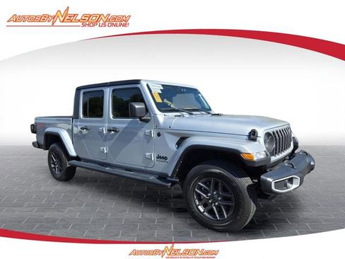 Used 2024 Jeep Gladiator Sport AWD/4WD image 1