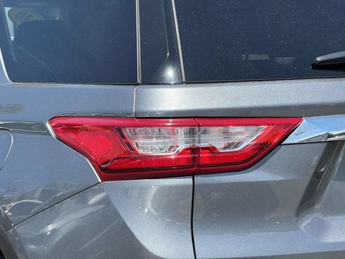 Used 2020 Chevrolet Traverse LT w/ Driver Confidence II Package AWD/4WD image 9