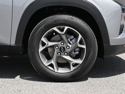 New 2026 Chevrolet Trax LT w/ LPO, Blackout Package FWD image 11