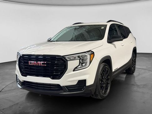 Used 2024 GMC Terrain SLE w/ Driver Convenience Package FWD image 9