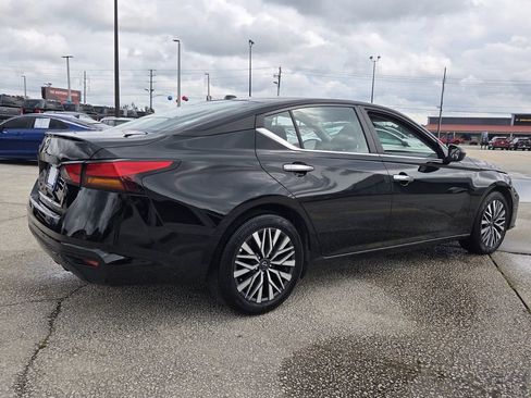 Used 2025 Nissan Altima 2.5 SV FWD image 6