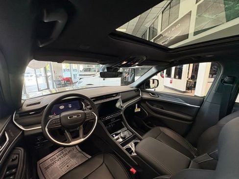 New 2026 Jeep Grand Cherokee Limited AWD/4WD image 18
