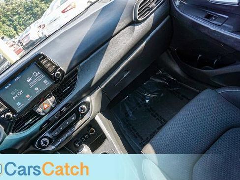 Used 2018 Hyundai Elantra GT image 24
