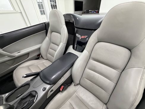 Used 2006 Chevrolet Corvette Convertible RWD image 18
