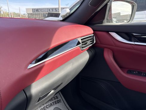 Certified 2022 Maserati Levante GT image 19