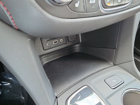 Used 2024 Chevrolet Equinox RS w/ RS Leather Package FWD image 19