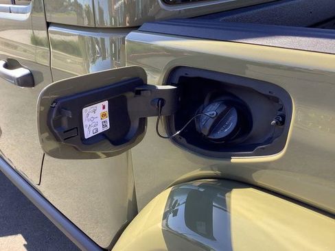 New 2025 Jeep Gladiator Rubicon image 23