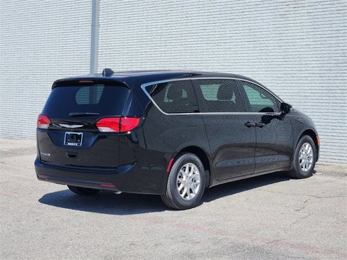 New 2026 Chrysler Voyager LX image 4