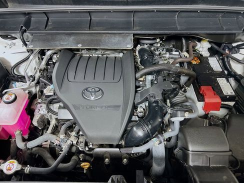 Certified 2024 Toyota Highlander Platinum AWD/4WD image 28