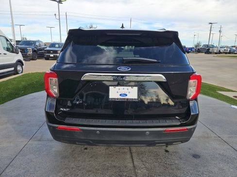 Certified 2022 Ford Explorer XLT image 5