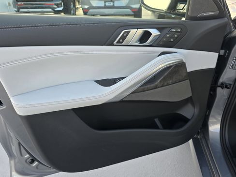 New 2026 BMW X6 xDrive40i w/ Executive Package image 13