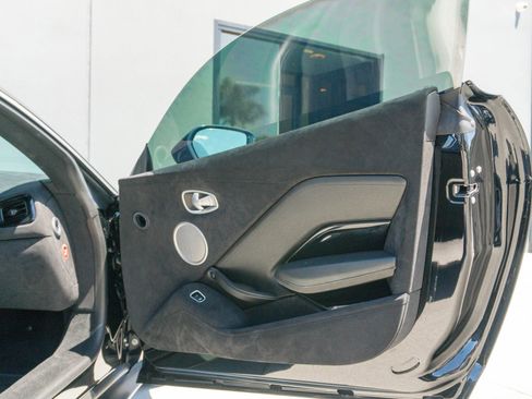 Used 2020 Aston Martin V8 Vantage Coupe RWD image 46