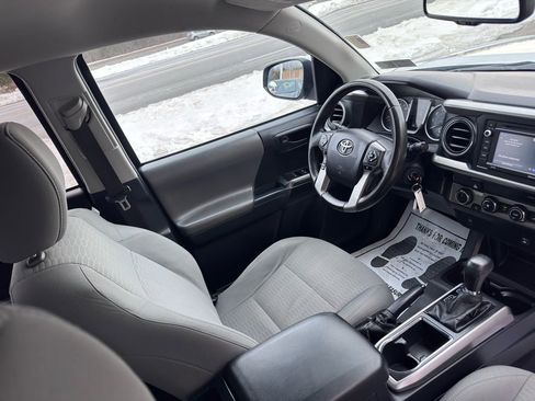 Used 2017 Toyota Tacoma SR5 w/ Tow Package image 34