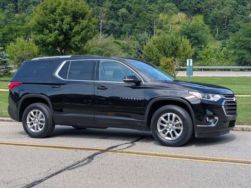 Used 2018 Chevrolet Traverse LT FWD image 3